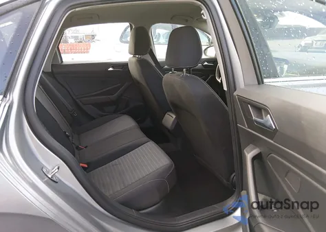 2024 Volkswagen Jetta 1.5T S z USA, uszkodzony, nr VIN 3VW5M7BUXRM039981